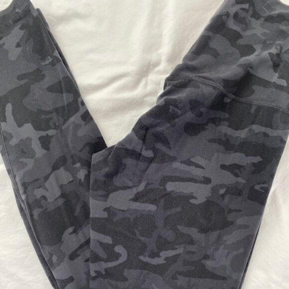 lululemon athletica Pants - LULULEMON Athletica Black Gray Camo Leggings Tights Size 6